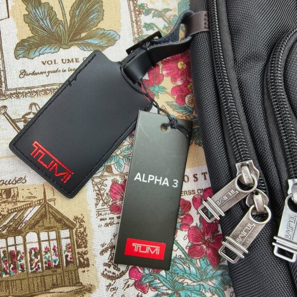 👑POSH NWT Tumi Alpha Bravo Chest Bag Black Anti-Theft Crossbody - Picture 5 of 7